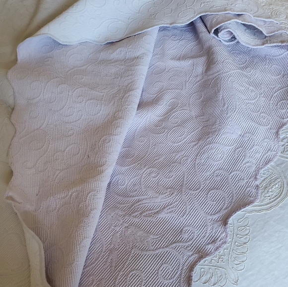 Lavender coverlet Queen - Picture 3 of 5